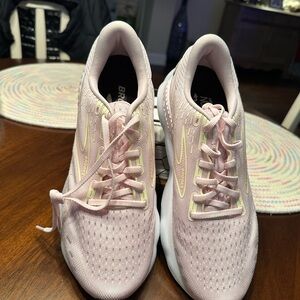 Brooks Women's Soft Pink Athletic Shoes